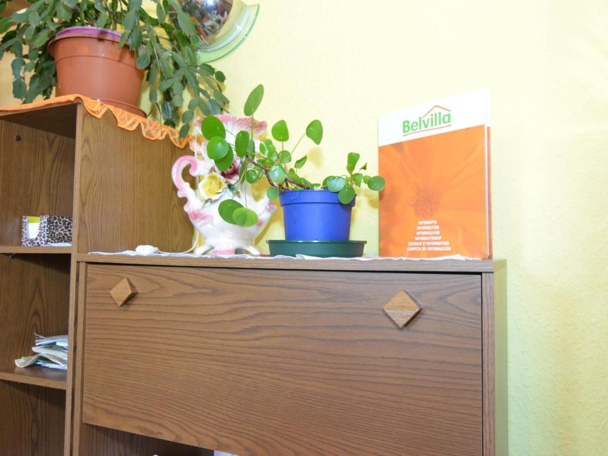 Holiday Home With Garden Нойщад-ам-Ренщайг Екстериор снимка
