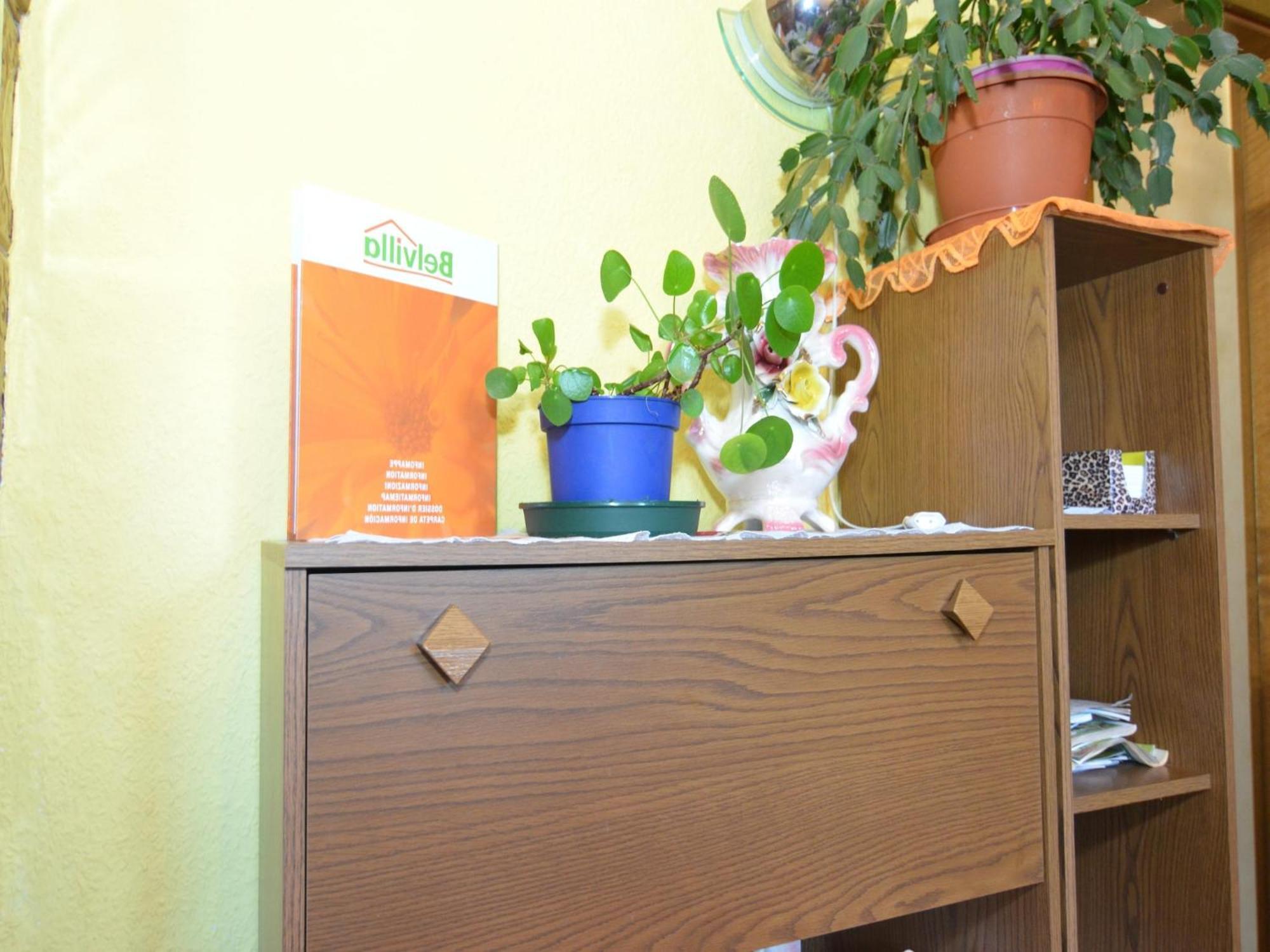 Holiday Home With Garden Нойщад-ам-Ренщайг Екстериор снимка